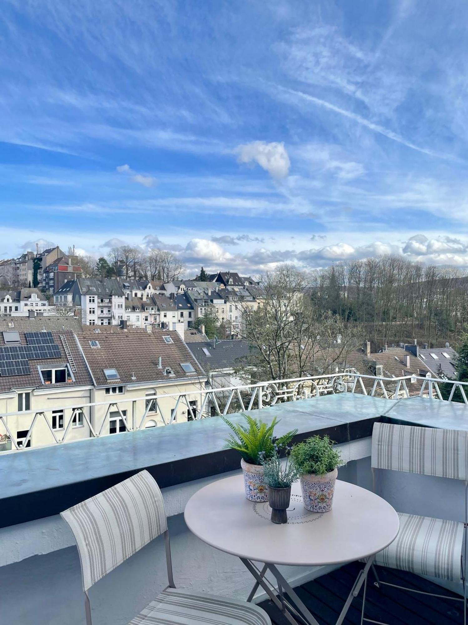 Helle Altbauwohnung Mit Balkon Im Briller Viertel Вупперталь Экстерьер фото